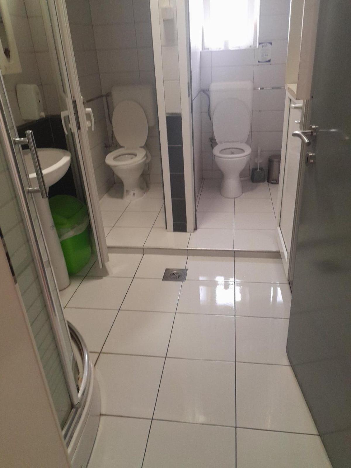 Newborn Comfort Hostel The Biggest Hostel Of Town With Best Location Pristina Exterior foto